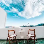 Villa Sunrise In - Coastal Sea View Haven *