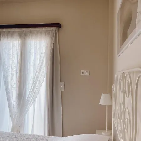 Luxury 3br Sunrise , Seaside Gyrismata Villa Skyros